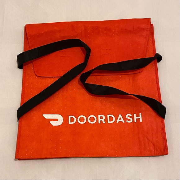 DoorDash Insulated Hot Pizza Bag Red With Handles 19” X 19” X 5” - Picture 2 of 8